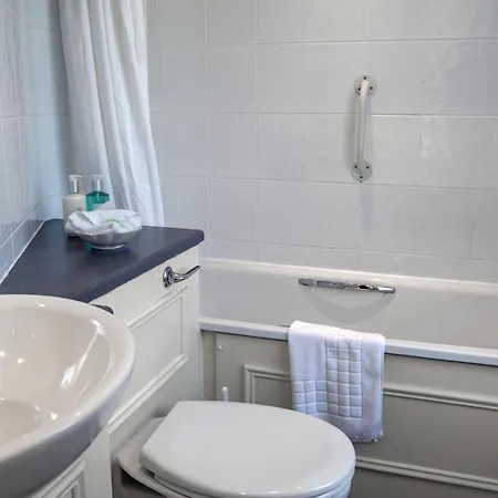 Western Forest And Vale Отель