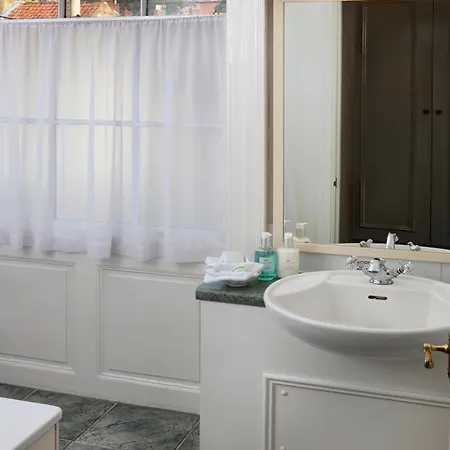 Отель Western Forest And Vale 3*